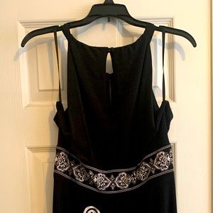Beautiful White House Black Market knit maxi dress